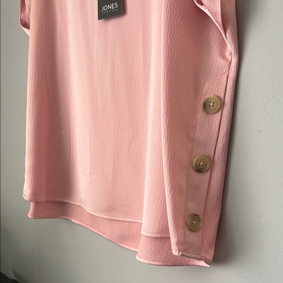 JONES NEW YORK Hammered Satin Crew Neck Short Sleeve Side Button Blouse - Picture 13 of 13